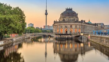 Das Foto zeigt die Museumsinsel in Berlin.