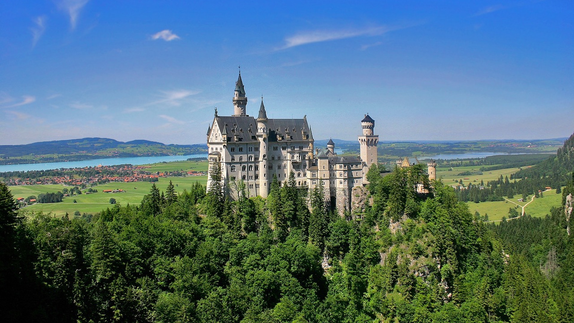 Das Bild zeigt das Schloss Neuschwanstein im Allgäu.